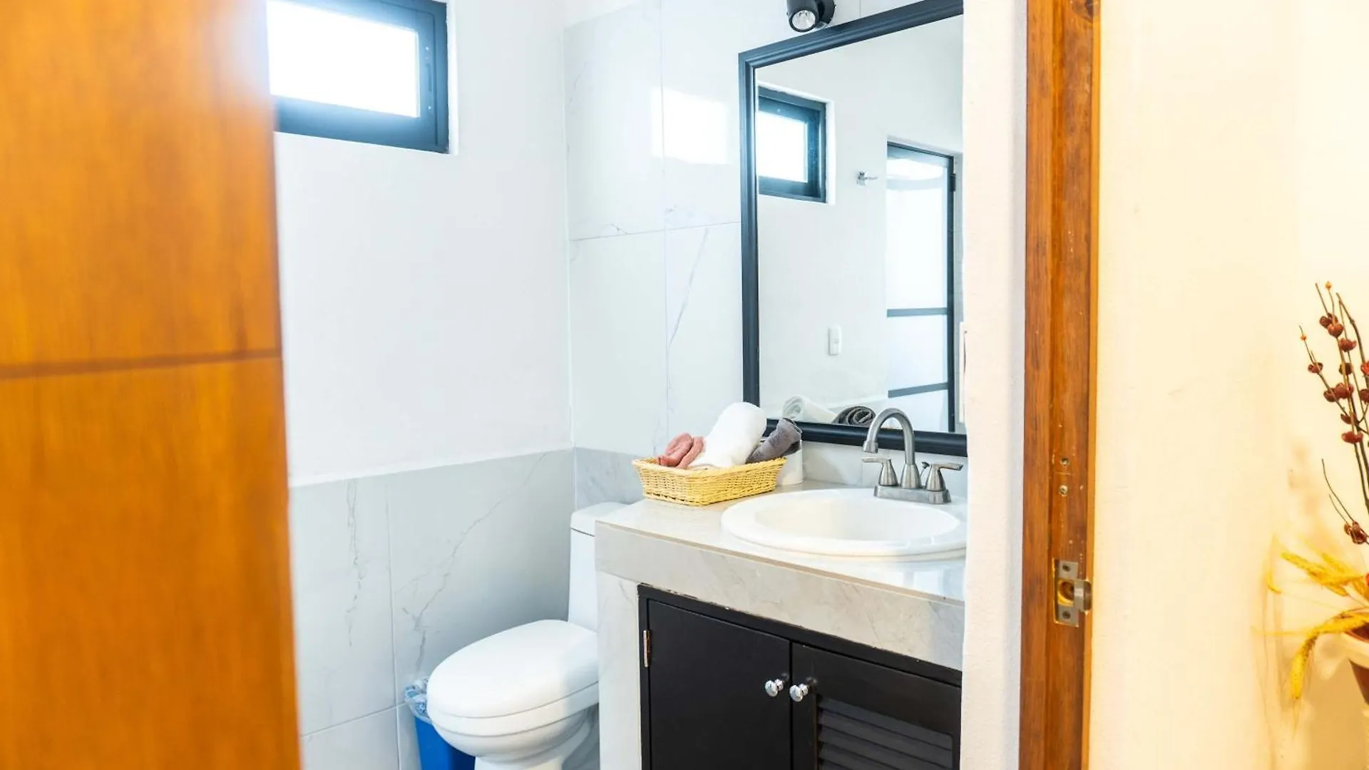 Spacious Room With Ensuite And Work Desk Puerto Vallarta